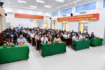 Hải quân Vùng 5: Tuyên truyền, nâng cao hiểu biết về biển, đảo cho người dân Phú Quốc