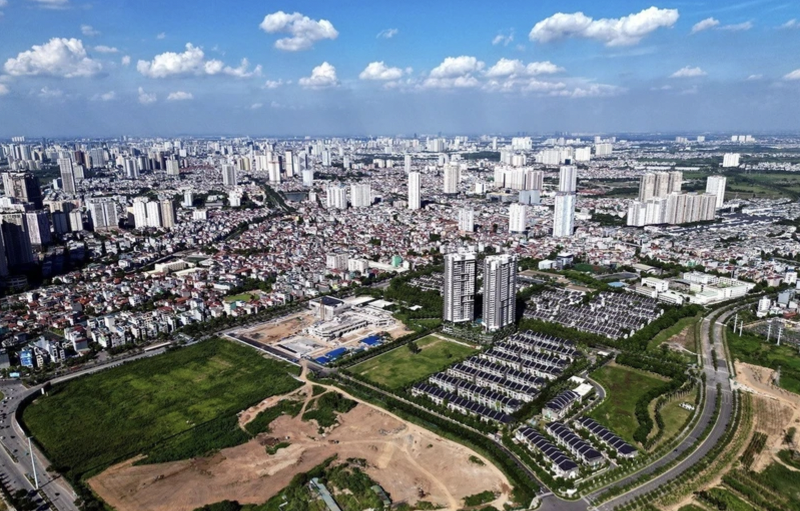 Thị trường bất động sản dần hồi phục với nhiều dự án đang được triển khai. (Ảnh minh họa: TTXVN)