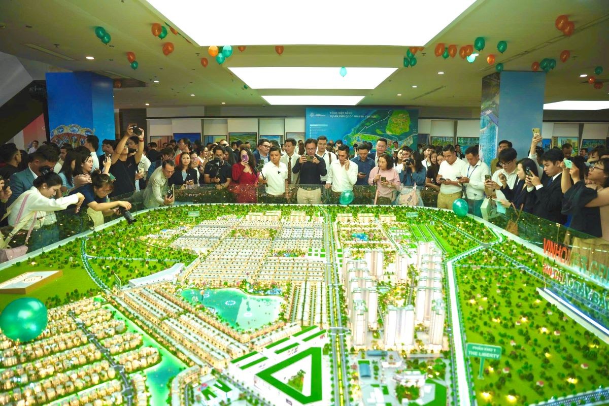 Vinhomes Green City mang đến các phân khu biệt thự, nhà phố, căn hộ đẳng cấp cùng hơn 35ha diện tích cây xanh và mặt nước Vinhomes Green City mang đến các phân khu biệt thự, nhà phố, căn hộ đẳng cấp cùng hơn 35ha diện tích cây xanh và mặt nước