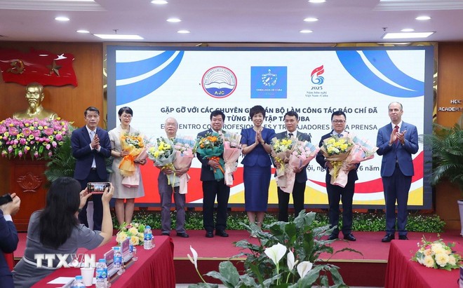 5 nhà báo Việt Nam nhận Huân chương Félix Elmusa tại sự kiện