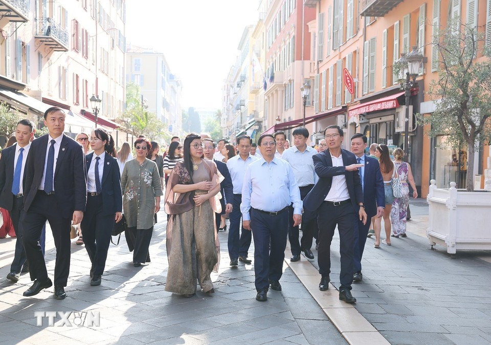 Thủ tướng Phạm Minh Chính: Văn hóa là sợi dây đầy âm thanh và sắc màu cho tình hữu nghị Việt Nam - Pháp Thủ tướng Phạm Minh Chính: Văn hóa là sợi dây đầy âm thanh và sắc màu cho tình hữu nghị Việt Nam - Pháp