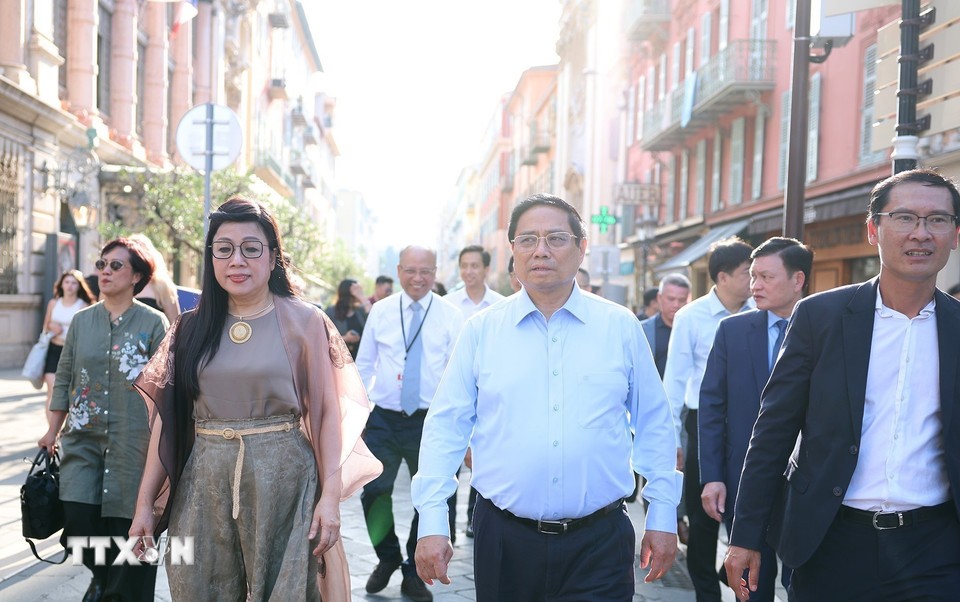 Thủ tướng Phạm Minh Chính: Văn hóa là sợi dây đầy âm thanh và sắc màu cho tình hữu nghị Việt Nam - Pháp Thủ tướng Phạm Minh Chính: Văn hóa là sợi dây đầy âm thanh và sắc màu cho tình hữu nghị Việt Nam - Pháp