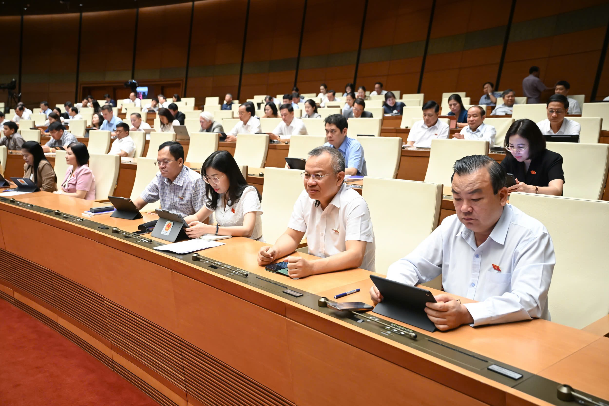 Các đại biểu tại phiên làm việc sáng 11/6. (Ảnh: quochoi.vn) Các đại biểu tại phiên làm việc sáng 11/6. (Ảnh: quochoi.vn)