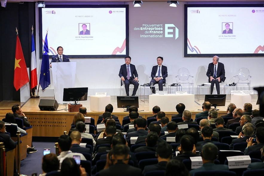 Prime Minister Pham Minh Chinh speaks at the Vietnam - France business forum in Paris on June 11. (Photo: VGP) Prime Minister Pham Minh Chinh speaks at the Vietnam - France business forum in Paris on June 11. (Photo: VGP)