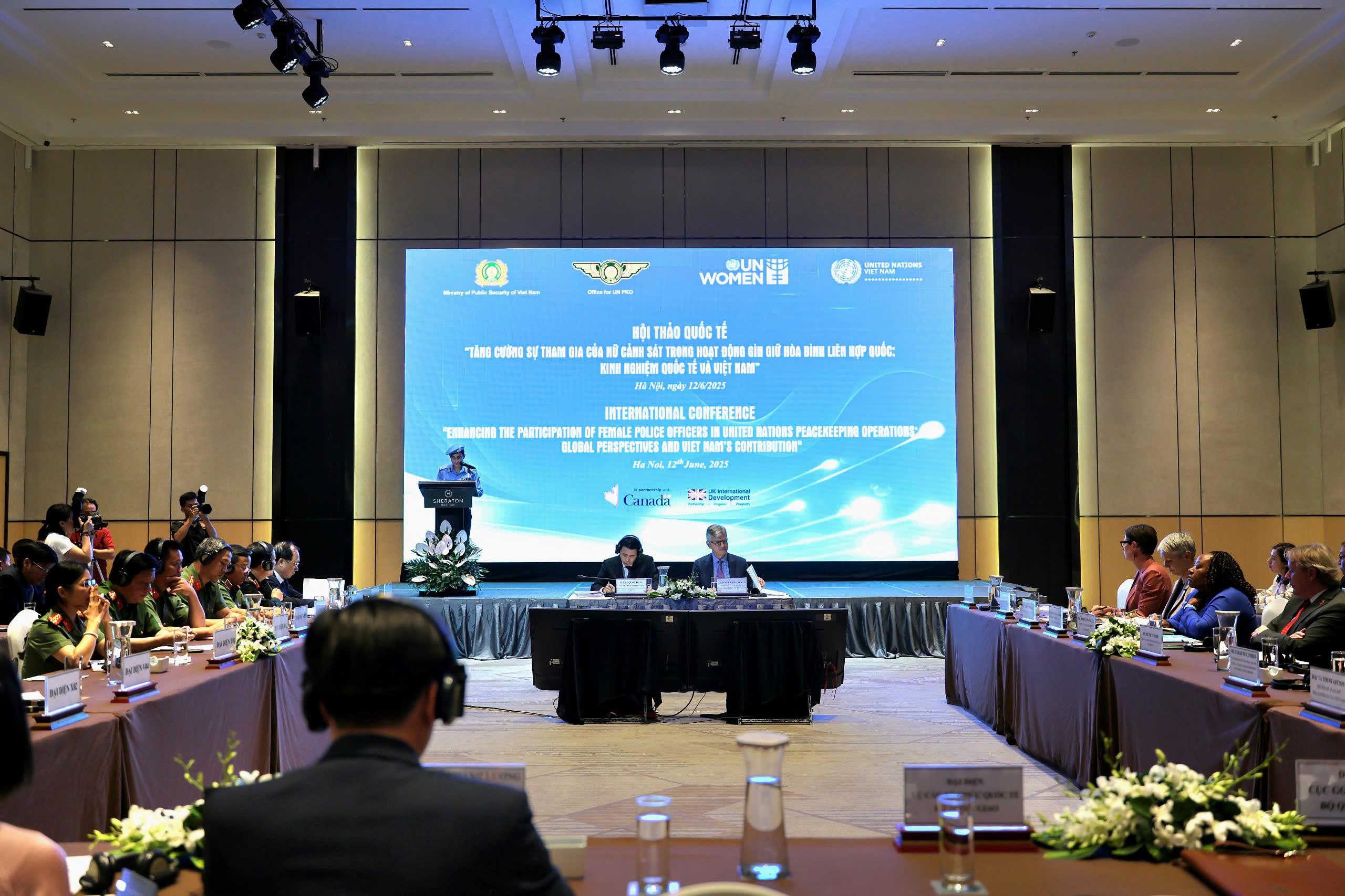 Thúc đẩy sự tham gia của phụ nữ trong hoạt động gìn giữ hòa bình Liên hợp quốc Tăng cường sự tham gia của nữ sĩ quan cảnh sát trong hoạt động gìn giữ hòa bình Liên hợp quốc
