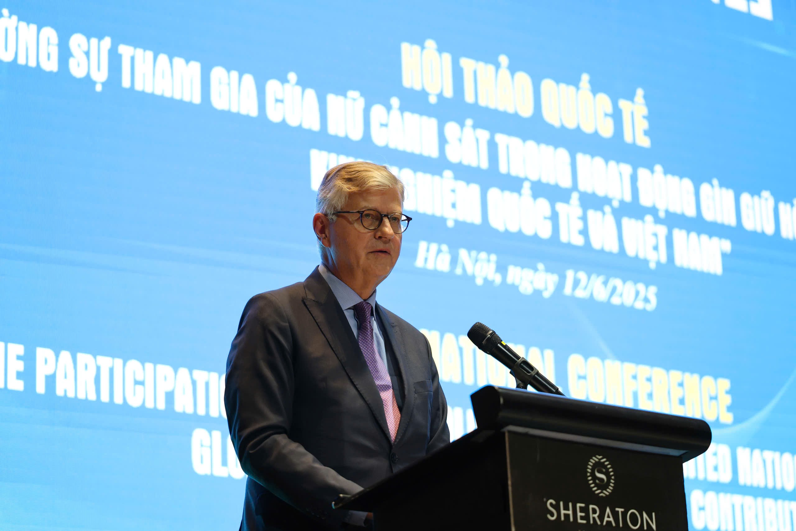 Thúc đẩy sự tham gia của phụ nữ trong hoạt động gìn giữ hòa bình Liên hợp quốc Tăng cường sự tham gia của nữ sĩ quan cảnh sát trong hoạt động gìn giữ hòa bình Liên hợp quốc