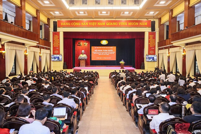 Từ 1/7: MTTQ và các tổ chức chính trị-xã hội hoạt động theo mô hình mới, các Hội quần chúng sẽ tiếp tục sắp xếp theo hướng dẫn Từ 1/7: MTTQ và các tổ chức chính trị-xã hội hoạt động theo mô hình mới, các Hội quần chúng sẽ tiếp tục sắp xếp theo hướng dẫn