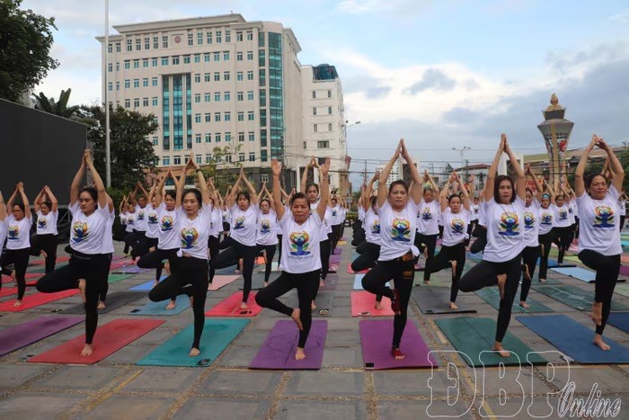 Bắc Giang, Điện Biên, Bình Thuận đồng diễn Yoga, tăng cường tình hữu nghị Việt Nam - Ấn Độ Bắc Giang, Điện Biên, Bình Thuận đồng diễn Yoga, tăng cường tình hữu nghị Việt Nam - Ấn Độ