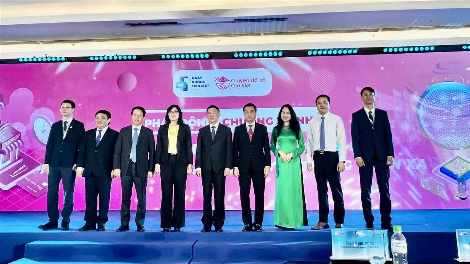 Bộ Công Thương chính thức phát động Chương trình Chuyển đổi số tiểu thương chợ truyền thống. (Ảnh: Báo dân tộc) Bộ Công Thương chính thức phát động Chương trình Chuyển đổi số tiểu thương chợ truyền thống. (Ảnh: Báo dân tộc)