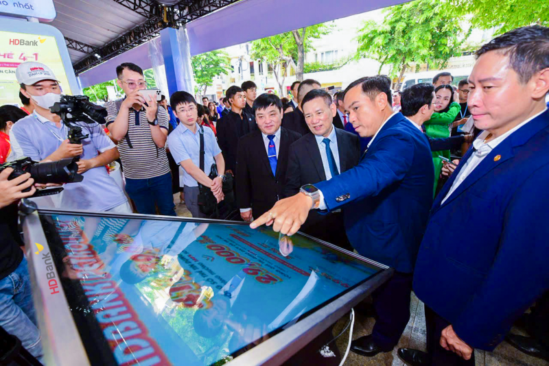 HDBank thúc đẩy tài chính trọn đời bằng hệ sinh thái tài chính số toàn diện HDBank thúc đẩy tài chính trọn đời bằng hệ sinh thái tài chính số toàn diện
