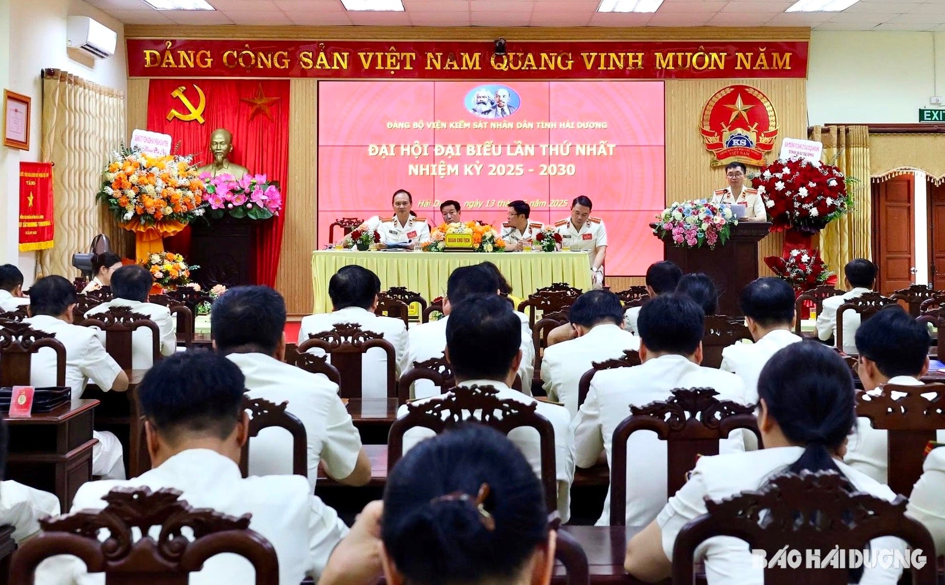 Quy định và hướng dẫn mới về thi hành Điều lệ Đảng quy định ban thường vụ cấp ủy cấp trên trực tiếp sẽ chỉ định ban chấp hành, ban thường vụ, bí thư, phó bí thư, ủy ban kiểm tra, chủ nhiệm, phó chủ nhiệm ủy ban kiểm tra cấp ủy nhiệm kỳ khóa mới và phân bổ số lượng, chỉ định đại biểu dự đại hội đảng bộ cấp trên. (Ảnh: Báo Hải Dương) Quy định và hướng dẫn mới về thi hành Điều lệ Đảng quy định ban thường vụ cấp ủy cấp trên trực tiếp sẽ chỉ định ban chấp hành, ban thường vụ, bí thư, phó bí thư, ủy ban kiểm tra, chủ nhiệm, phó chủ nhiệm ủy ban kiểm tra cấp ủy nhiệm kỳ khóa mới và phân bổ số lượng, chỉ định đại biểu dự đại hội đảng bộ cấp trên. (Ảnh: Báo Hải Dương)