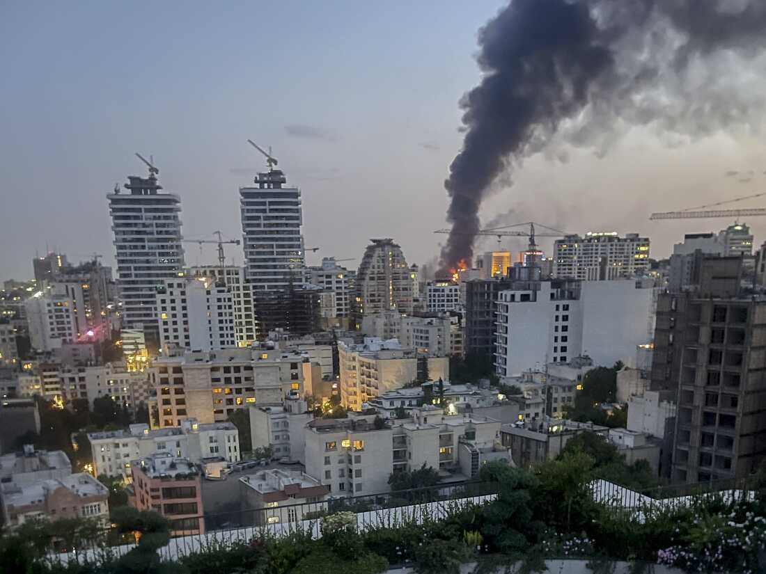 aTin quốc tế ngày 19/6: Nhiều quốc gia nhanh chóng sơ tán công dân ở Israel và Iran, Mỹ bí mật phê chuẩn kế hoạch tấn công Iran aTin quốc tế ngày 19/6: Nhiều quốc gia nhanh chóng sơ tán công dân ở Israel và Iran, Mỹ bí mật phê chuẩn kế hoạch tấn công Iran