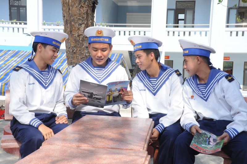Báo chí - Người bạn đồng hành cùng Vùng 5 Hải quân Báo chí - Người bạn đồng hành cùng Vùng 5 Hải quân