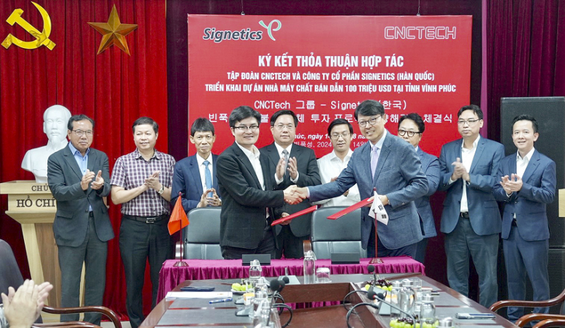 Công ty Cổ phần Signetics (Hàn Quốc) ký kết thỏa thuận hợp tác với Tập đoàn CNC Tech (Việt Nam) về triển khai dự án nhà máy chất bán dẫn vốn đầu tư 100 triệu đô Công ty Cổ phần Signetics (Hàn Quốc) ký kết thỏa thuận hợp tác với Tập đoàn CNC Tech (Việt Nam) về triển khai dự án nhà máy chất bán dẫn vốn đầu tư 100 triệu đô