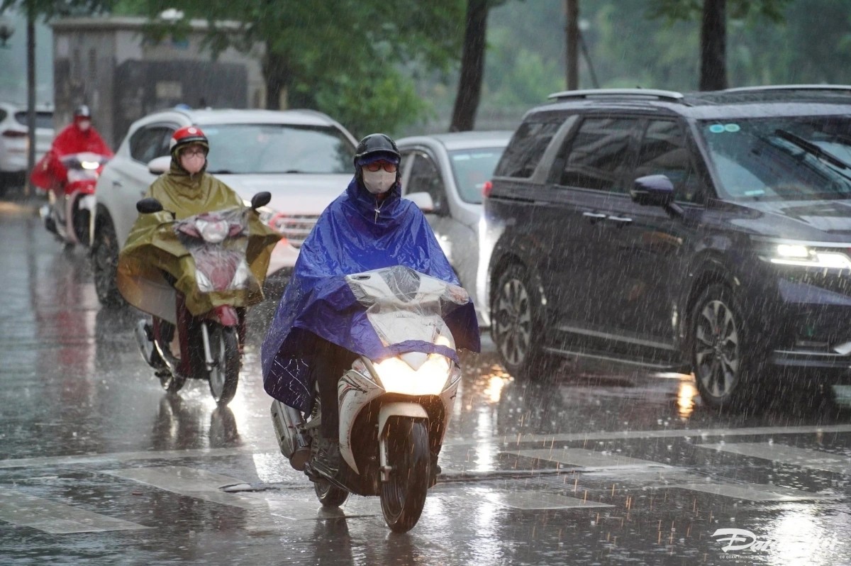 Ngày 23/6, Hà Nội ngày nắng gián đoạn, chiều tối và đêm có mưa rào và dông vài nơi. (Ảnh minh họa: KT) Ngày 23/6, Hà Nội ngày nắng gián đoạn, chiều tối và đêm có mưa rào và dông vài nơi. (Ảnh minh họa: KT)