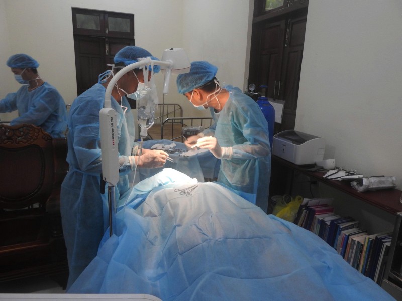 Bệnh xá Đảo Sinh Tồn Đông kịp thời cấp cứu ngư dân bị tai nạn Bệnh xá Đảo Sinh Tồn Đông kịp thời cấp cứu ngư dân bị tai nạn