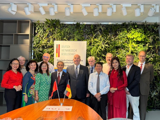 Frienship Associations Promote Development of Vietnamese Language in Germany Frienship Associations Promote Development of Vietnamese Language in Germany