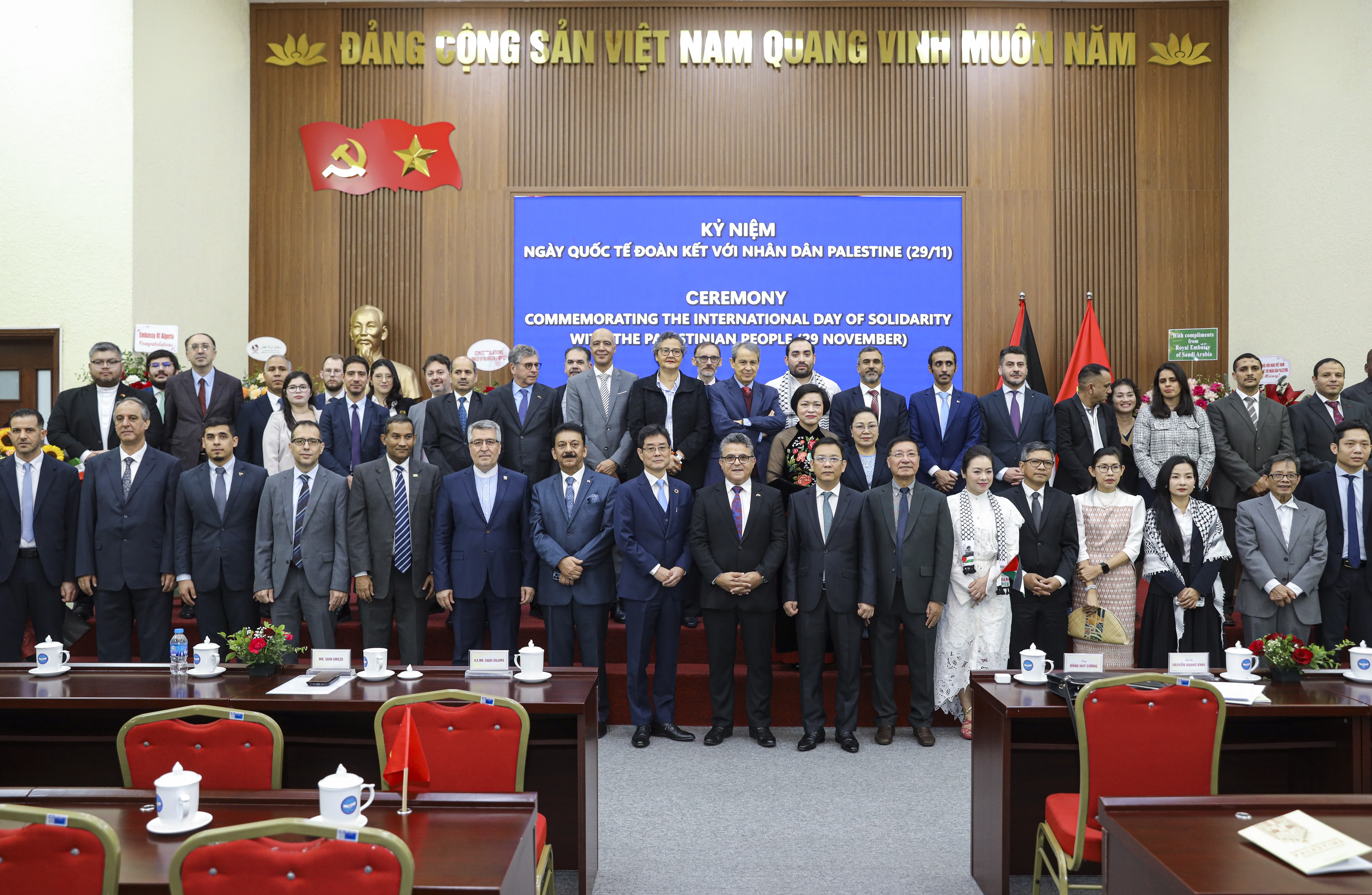 Ngày 29/11/2024, tại Hà Nội, Ủy ban Việt Nam đoàn kết với nhân dân Palestine, Hội hữu nghị Việt Nam - Palestine và Đại sứ quán Palestine tại Việt Nam phối hợp tổ chức Lễ kỷ niệm Ngày Quốc tế đoàn kết với nhân dân Palestine. (Ảnh: Đinh Hòa) Ngày 29/11/2024, tại Hà Nội, Ủy ban Việt Nam đoàn kết với nhân dân Palestine, Hội hữu nghị Việt Nam - Palestine và Đại sứ quán Palestine tại Việt Nam phối hợp tổ chức Lễ kỷ niệm Ngày Quốc tế đoàn kết với nhân dân Palestine. (Ảnh: Đinh Hòa)