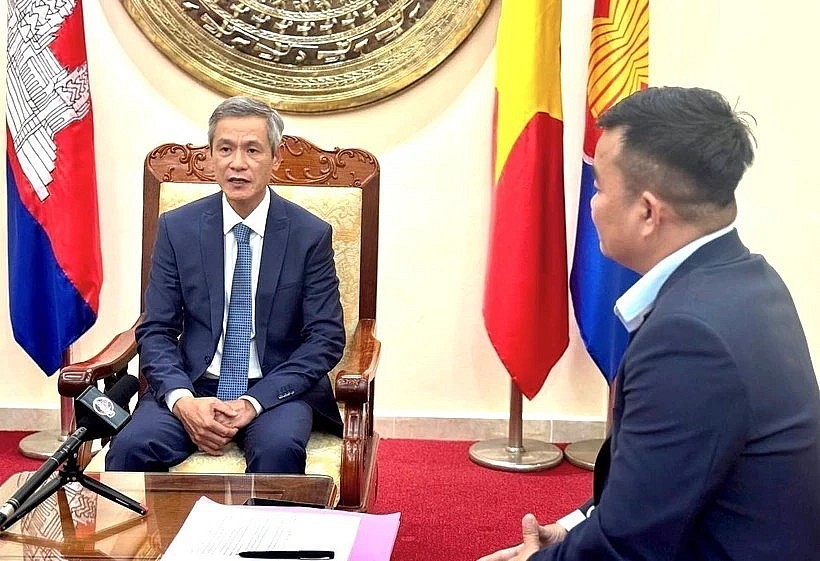 Vietnamese Ambassador to Cambodia Nguyen Minh Vu in an interview granted to the Cambodian News Agency (AKP) (Photo: VNA) Vietnamese Ambassador to Cambodia Nguyen Minh Vu in an interview granted to the Cambodian News Agency (AKP) (Photo: VNA)