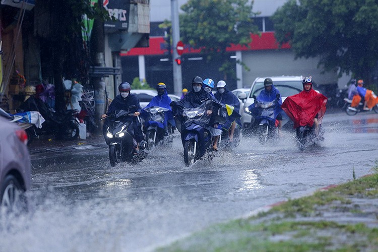 Thời tiết hôm nay (26/6): Hà Nội mưa rào và dông Thời tiết hôm nay (26/6): Hà Nội mưa rào và dông