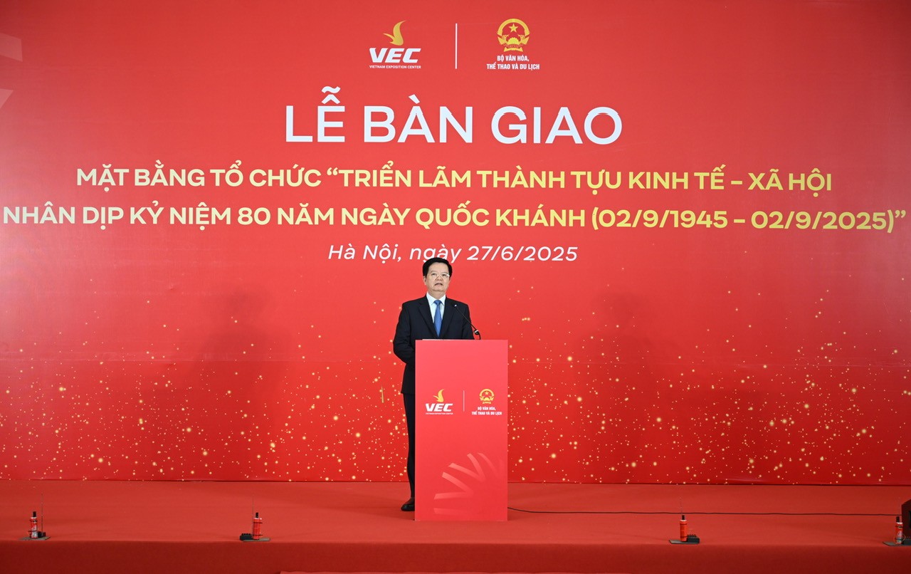 Vingroup bàn giao mặt bằng triển lãm thành tựu kinh tế - xã hội Kỉ niệm 80 năm ngày Quốc khánh Vingroup bàn giao mặt bằng triển lãm thành tựu kinh tế - xã hội Kỉ niệm 80 năm ngày Quốc khánh