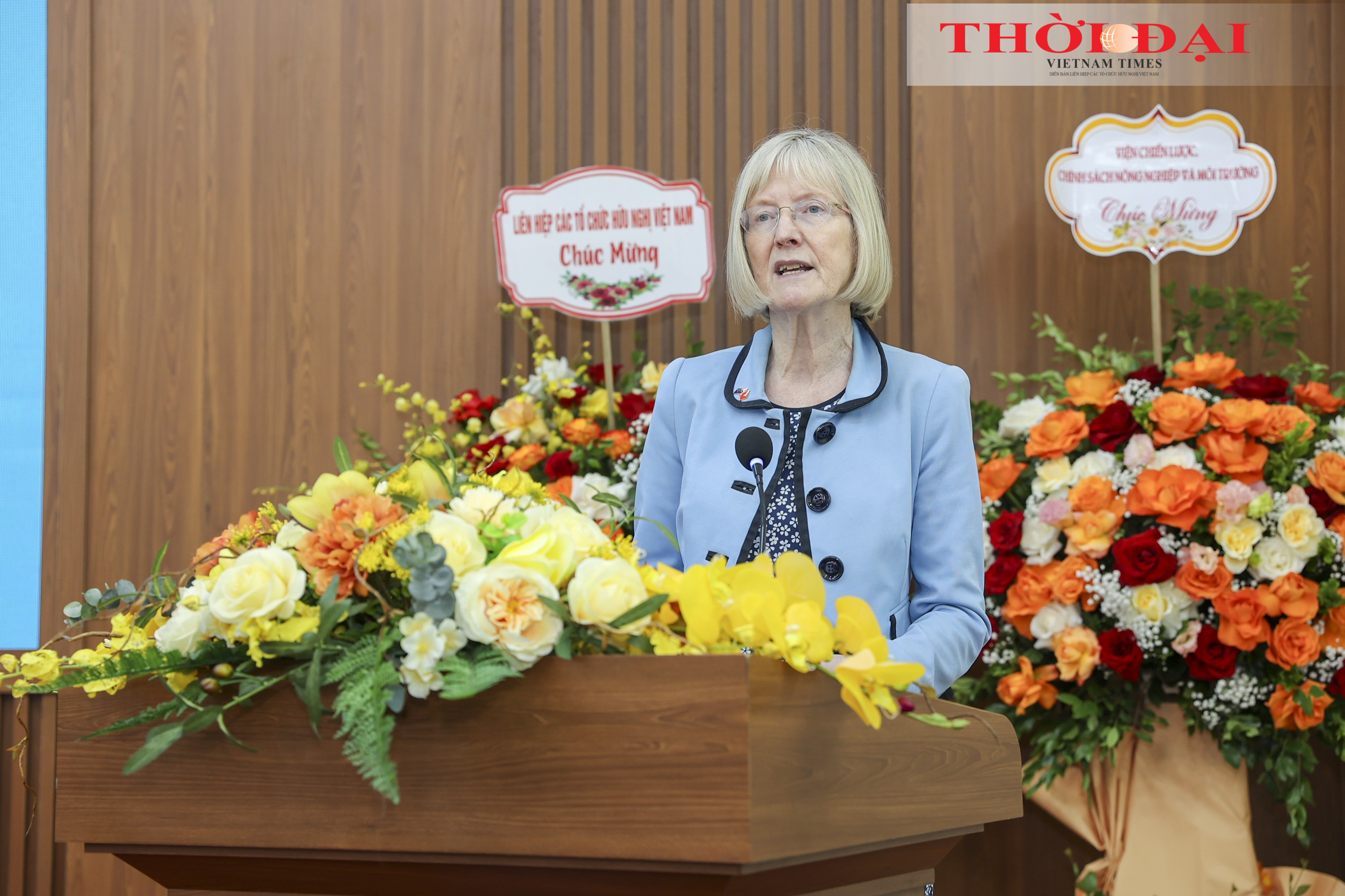 Đại sứ Australia tại Việt Nam Gillian Bird phát biểu chúc mừng Đại hội. (Ảnh: Đinh Hòa) Đại sứ Australia tại Việt Nam Gillian Bird phát biểu chúc mừng Đại hội. (Ảnh: Đinh Hòa)