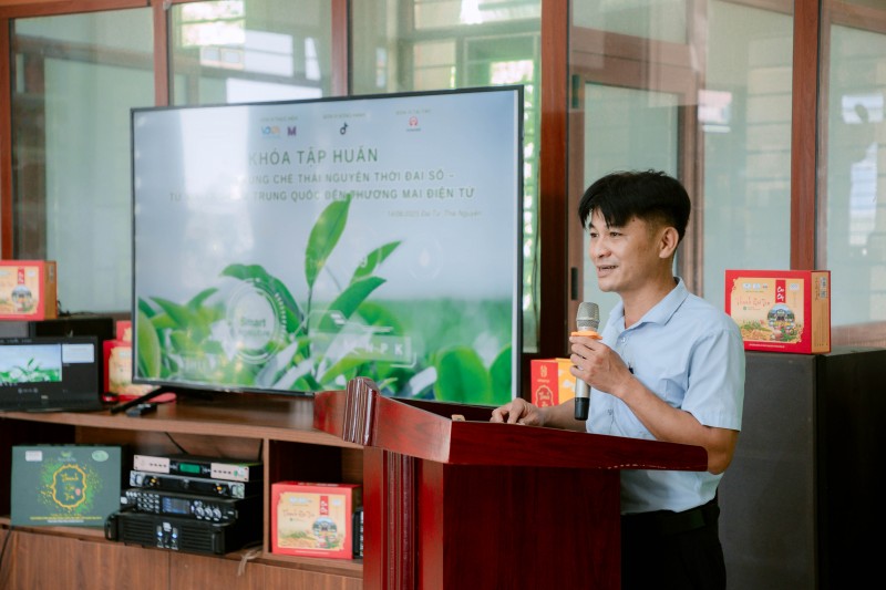 (Ông Lương Công Luận - Phó CT UBND xã La Bằng (cũ) phát biểu tại buổi tập huấn) (Ông Lương Công Luận - Phó CT UBND xã La Bằng (cũ) phát biểu tại buổi tập huấn)