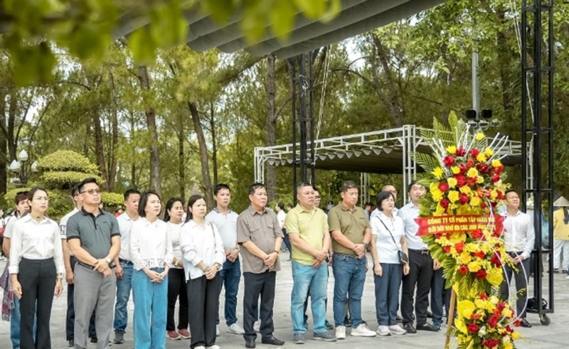 Hành trình tri ân – Dấu ấn tinh thần và truyền thống của người ROX Hành trình tri ân – Dấu ấn tinh thần và truyền thống của người ROX