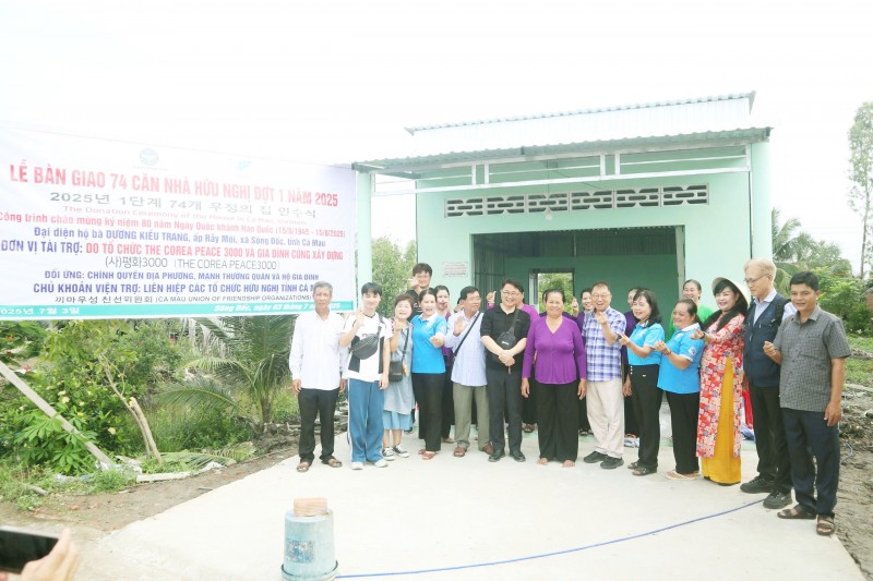 Trao nhà hữu nghị và khánh thành 3 cầu giao thông nông thôn tại Cà Mau Trao nhà hữu nghị và khánh thành 3 cầu giao thông nông thôn tại Cà Mau