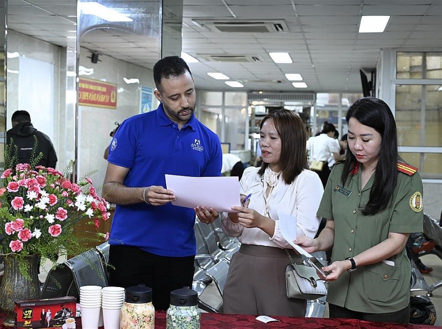 Expats Facilitated to Register for Digital IDs in Vietnam Expats Facilitated to Register for Digital IDs in Vietnam