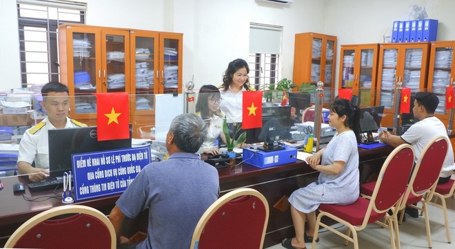 Tiếp tục hoàn thiện tổ chức bộ máy và chuẩn bị Đại hội đảng bộ các cấp Tiếp tục hoàn thiện tổ chức bộ máy và chuẩn bị Đại hội đảng bộ các cấp