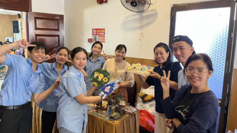 Lớp học Mỹ thuật Ứng dụng thuộc dự án Định hướng nghề nghiệp - Mở lối tương lai cho thanh thiếu niên yếu thế