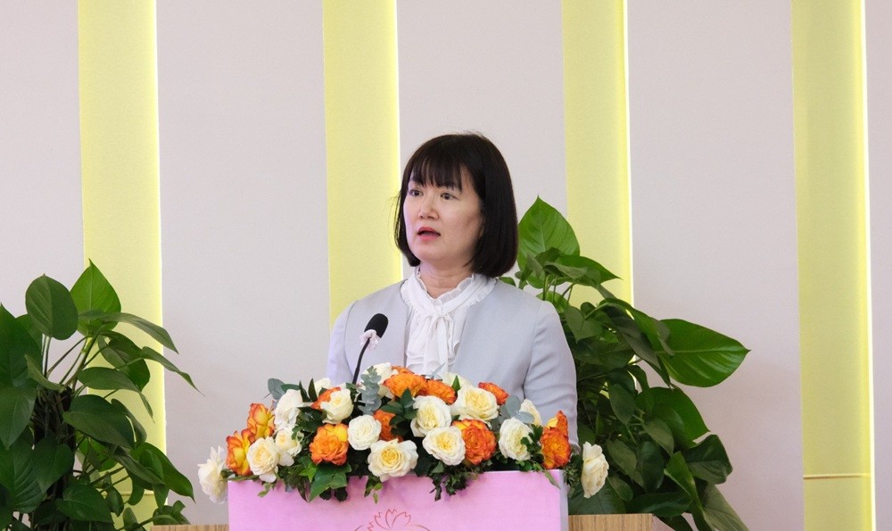 Phó Vụ trưởng Vụ Đông Bắc Á Lâm Thị Thanh Phương phát biểu tại hội nghị Phó Vụ trưởng Vụ Đông Bắc Á Lâm Thị Thanh Phương phát biểu tại hội nghị