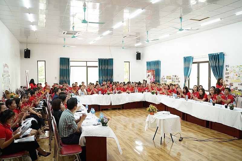 Đánh thức tiềm năng não bộ - Khơi mở hành trình phát triển bền vững cho trẻ thơ Đánh thức tiềm năng não bộ - Khơi mở hành trình phát triển bền vững cho trẻ thơ