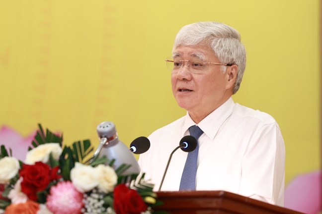 Giữ gìn đoàn kết là nhiệm vụ quan trọng hàng đầu - là điều kiện tiên quyết để mọi công việc cải cách khác diễn ra thuận lợi Giữ gìn đoàn kết là nhiệm vụ quan trọng hàng đầu - là điều kiện tiên quyết để mọi công việc cải cách khác diễn ra thuận lợi