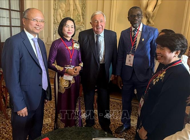 Phó Chủ tịch Quốc hội Nguyễn Thị Thanh tiếp xúc song phương tại Đại hội đồng APF-50 Chú thích ảnh