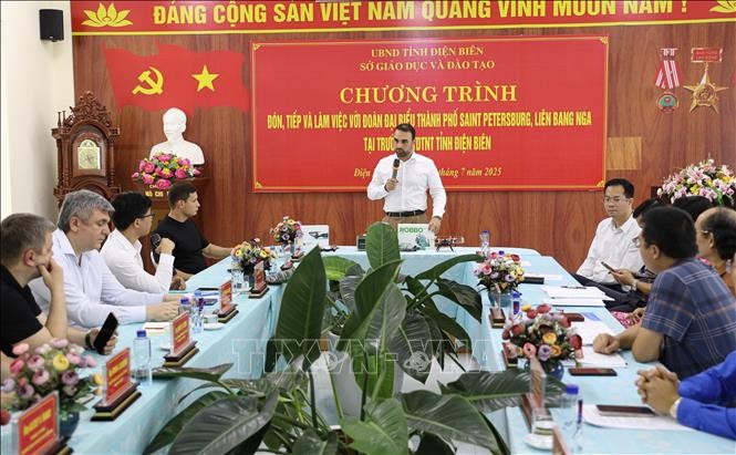 Tăng cường giao lưu giáo dục Việt - Nga: Học sinh Điện Biên chuẩn bị tham dự Trại hè tại Saint Petersburg Tăng cường giao lưu giáo dục Việt - Nga: Học sinh Điện Biên chuẩn bị tham dự Trại hè tại Saint Petersburg