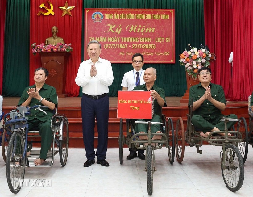 Tổng Bí thư: Người có công là tài sản quý, là biểu tượng của ý chí Việt Nam Tổng Bí thư: Người có công là tài sản quý, là biểu tượng của ý chí Việt Nam