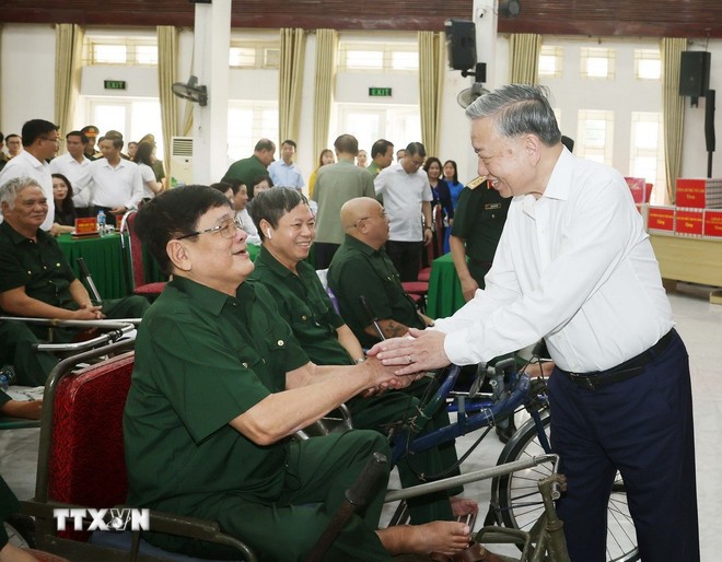 Tổng Bí thư: Người có công là tài sản quý, là biểu tượng của ý chí Việt Nam Tổng Bí thư: Người có công là tài sản quý, là biểu tượng của ý chí Việt Nam