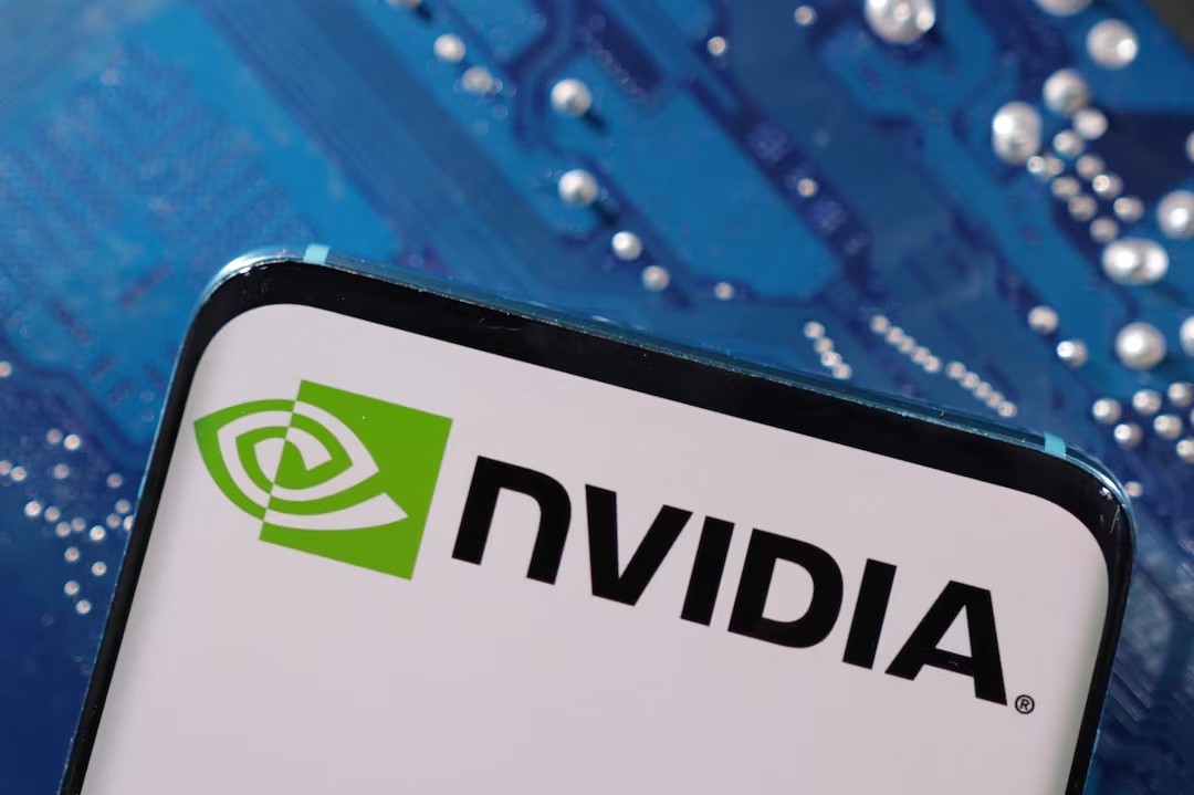 Điện thoại thông minh hiển thị logo NVIDIA. (Ảnh: Reuters) Điện thoại thông minh hiển thị logo NVIDIA. (Ảnh: Reuters)