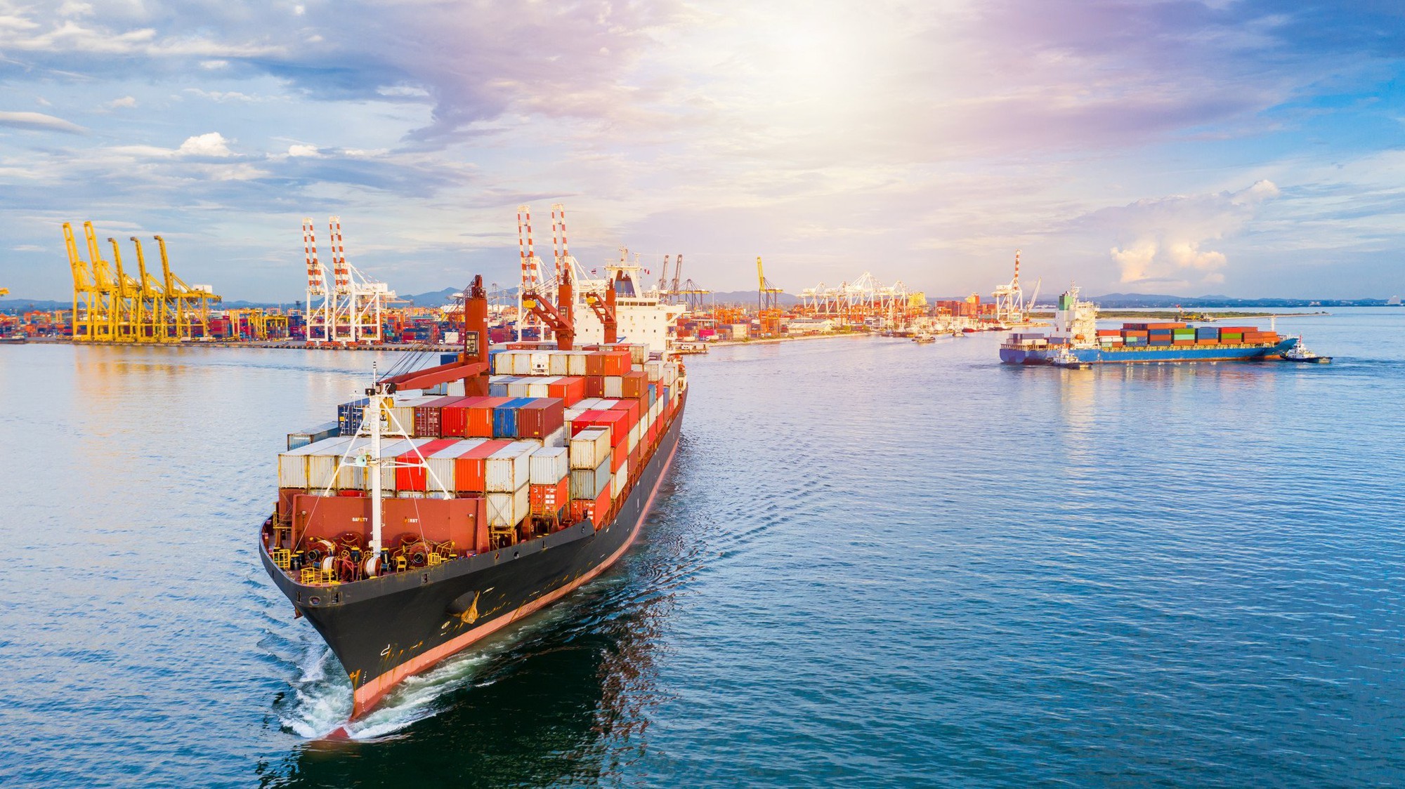 Quyết liệt gỡ vướng, thúc đẩy vận tải thủy giảm chi phí logistics Quyết liệt gỡ vướng, thúc đẩy vận tải thủy giảm chi phí logistics