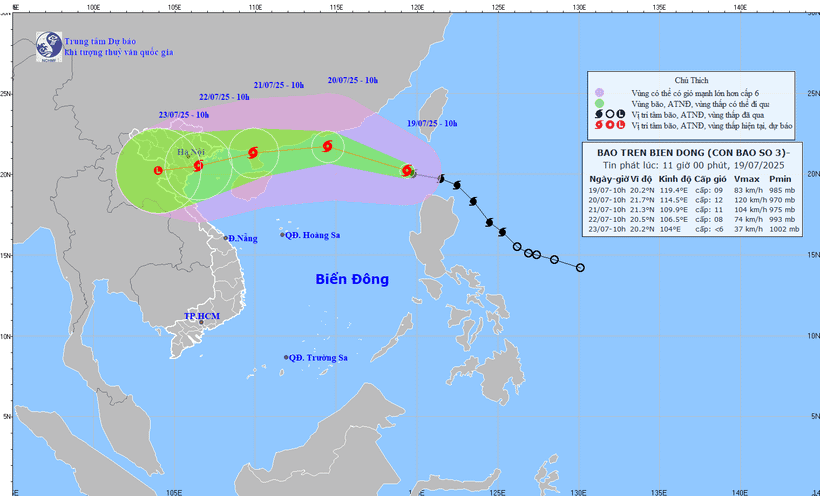 Location and forecast track of Storm Wipha as of 11:00am on July 19. (Photo: National Centre for Hydro-Meteorological Forecasting) Location and forecast track of Storm Wipha as of 11:00am on July 19. (Photo: National Centre for Hydro-Meteorological Forecasting)