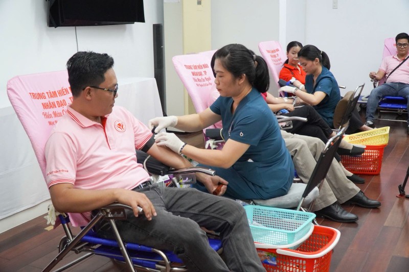 Hiến máu nhân đạo nối nhịp cầu sẻ chia giữa Việt Nam và Thái Lan Hiến máu nhân đạo nối nhịp cầu sẻ chia giữa Việt Nam và Thái Lan