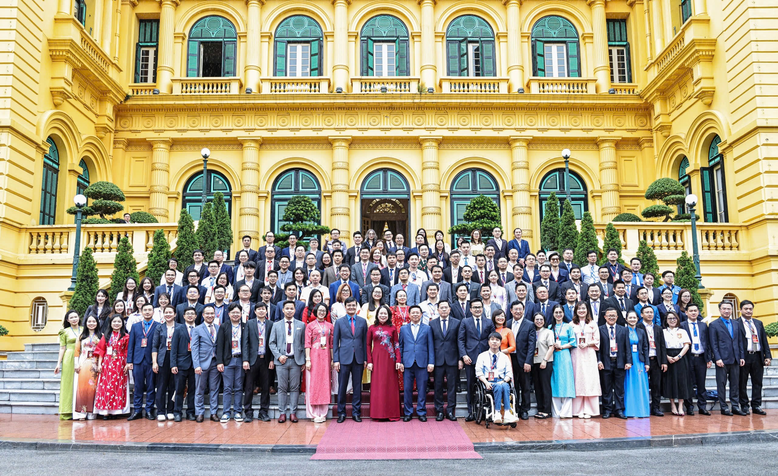 Phó Chủ tịch nước Võ Thị Ánh Xuân gặp mặt trí thức trẻ kiều bào Phó Chủ tịch nước Võ Thị Ánh Xuân gặp mặt trí thức trẻ kiều bào