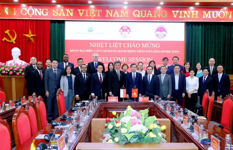 Singapore tiếp tục đồng hành cùng Việt Nam trên con đường phát triển, hòa bình và hợp tác thịnh vượng Singapore tiếp tục đồng hành cùng Việt Nam trên con đường phát triển, hòa bình và hợp tác thịnh vượng