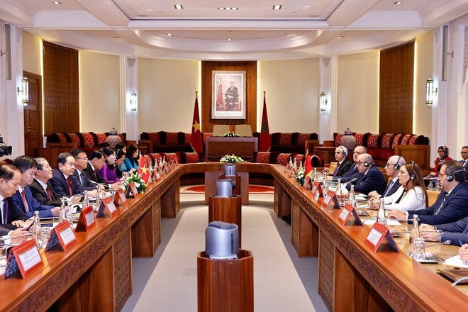 The talks between Chairman of the Vietnamese NA Tran Thanh Man and Speaker of the Moroccan House of Representatives Rachid Talbi Alami in Rabat on July 25 (Photo: VNA) The talks between Chairman of the Vietnamese NA Tran Thanh Man and Speaker of the Moroccan House of Representatives Rachid Talbi Alami in Rabat on July 25 (Photo: VNA)
