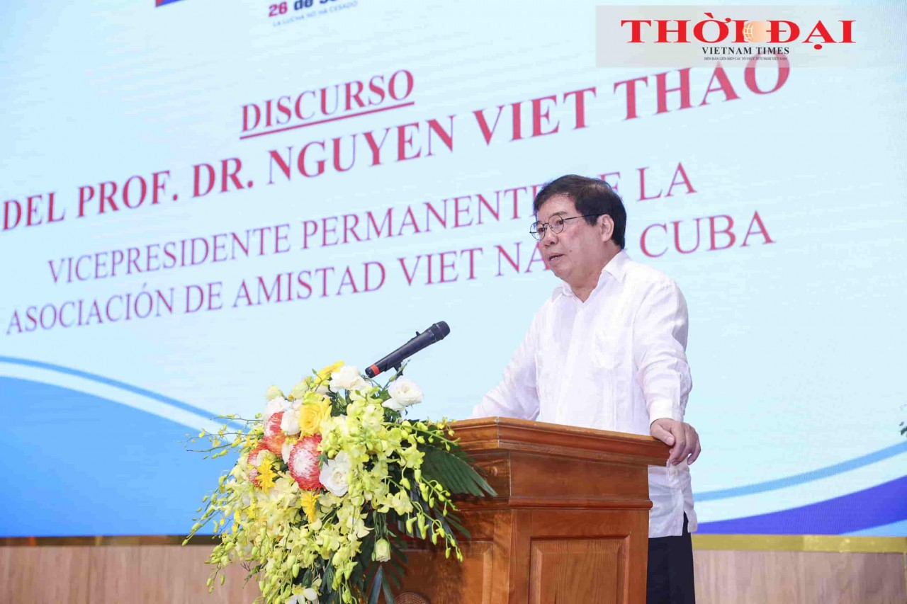 Associate Professor Dr. Nguyen Viet Thao, Standing Vice President of the Vietnam-Cuba Friendship Association, speaks at the meeting. (Photo: Dinh Hoa) Associate Professor Dr. Nguyen Viet Thao, Standing Vice President of the Vietnam-Cuba Friendship Association, speaks at the meeting. (Photo: Dinh Hoa)