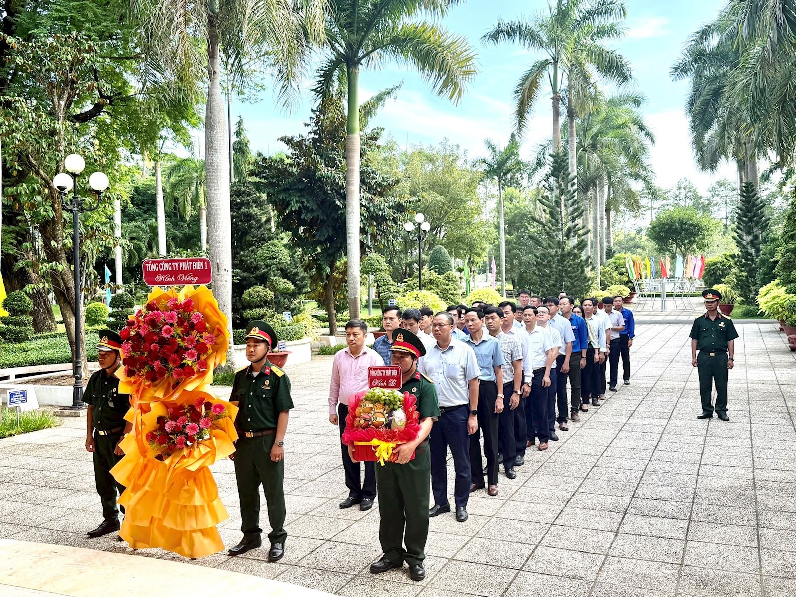 EVNGENCO1 tổ chức chuỗi hoạt động tri ân nhân kỷ niệm 78 năm Ngày Thương binh – Liệt sĩ tại tỉnh Vĩnh Long EVNGENCO1 tổ chức chuỗi hoạt động tri ân nhân kỷ niệm 78 năm Ngày Thương binh – Liệt sĩ tại tỉnh Vĩnh Long