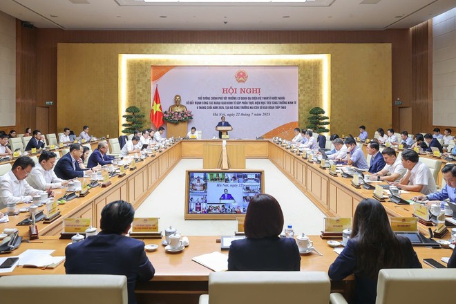 Ngoại giao thời đại Hồ Chí Minh: 80 năm tận tụy phụng sự quốc gia, dân tộc Ngoại giao thời đại Hồ Chí Minh: 80 năm tận tụy phụng sự quốc gia, dân tộc