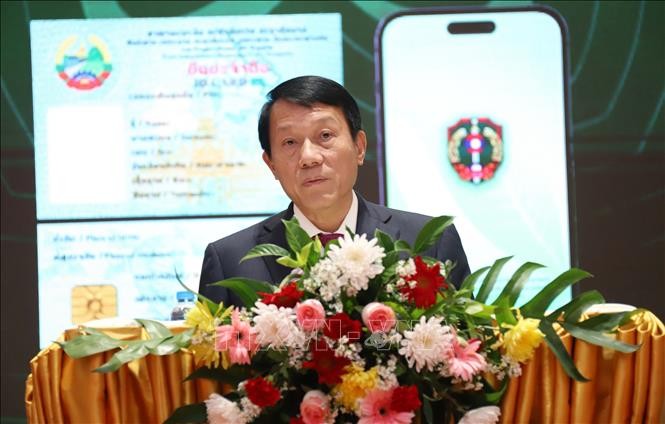 Bộ trưởng Bộ Công an Lương Tam Quang phát biểu tại Lễ khai trương Hệ thống quản lý dân cư và căn cước công dân tại Lào. (Ảnh: TTXVN) Bộ trưởng Bộ Công an Lương Tam Quang phát biểu tại Lễ khai trương Hệ thống quản lý dân cư và căn cước công dân tại Lào. (Ảnh: TTXVN)